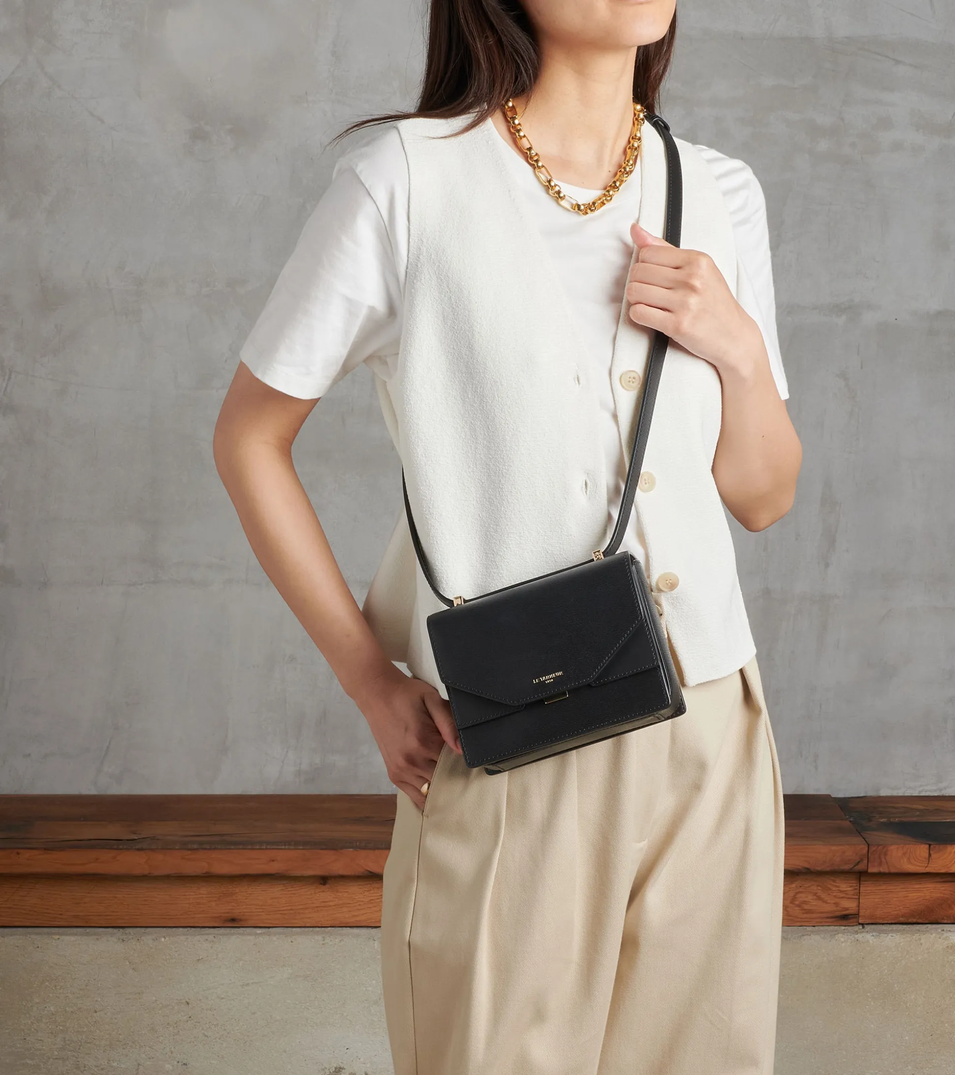 Mini sac bandoulière Naya en cuir liégé - Black