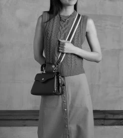 Petit sac à main Sans Couture en cuir lisse - Mahogany Brown