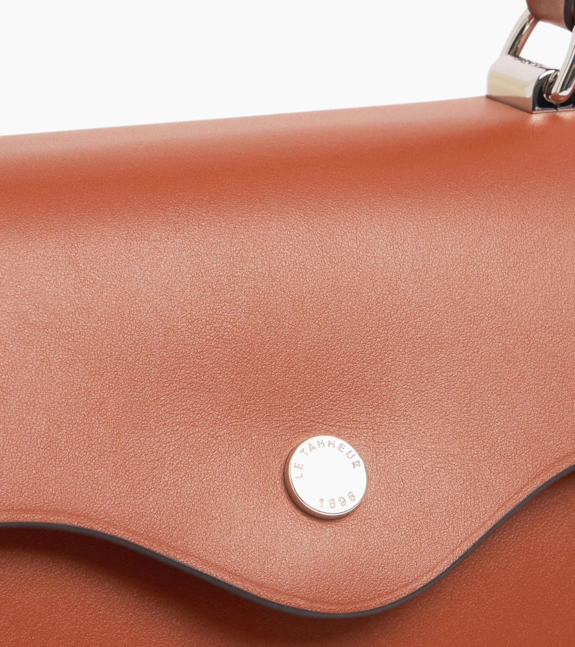 Petit sac à main Sans Couture en cuir lisse - Mahogany Brown