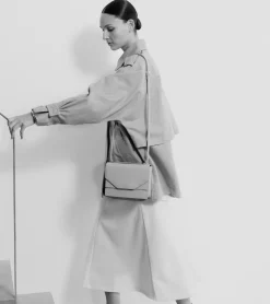 Petit sac bandoulière Naya en cuir liégé - ACAJOU 1