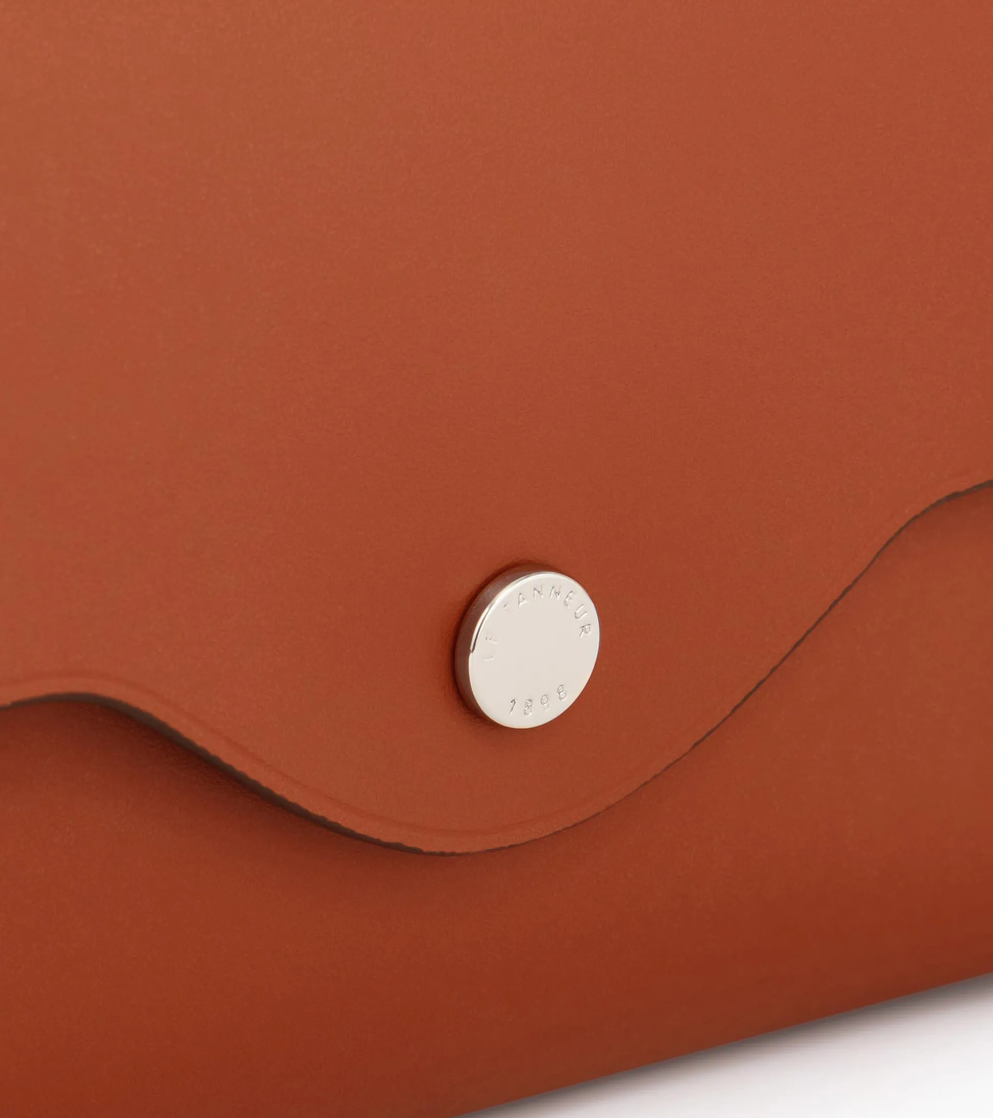 Pochette à rabat avec bandoulières amovibles Sans Couture en cuir lisse - Mahogany Brown