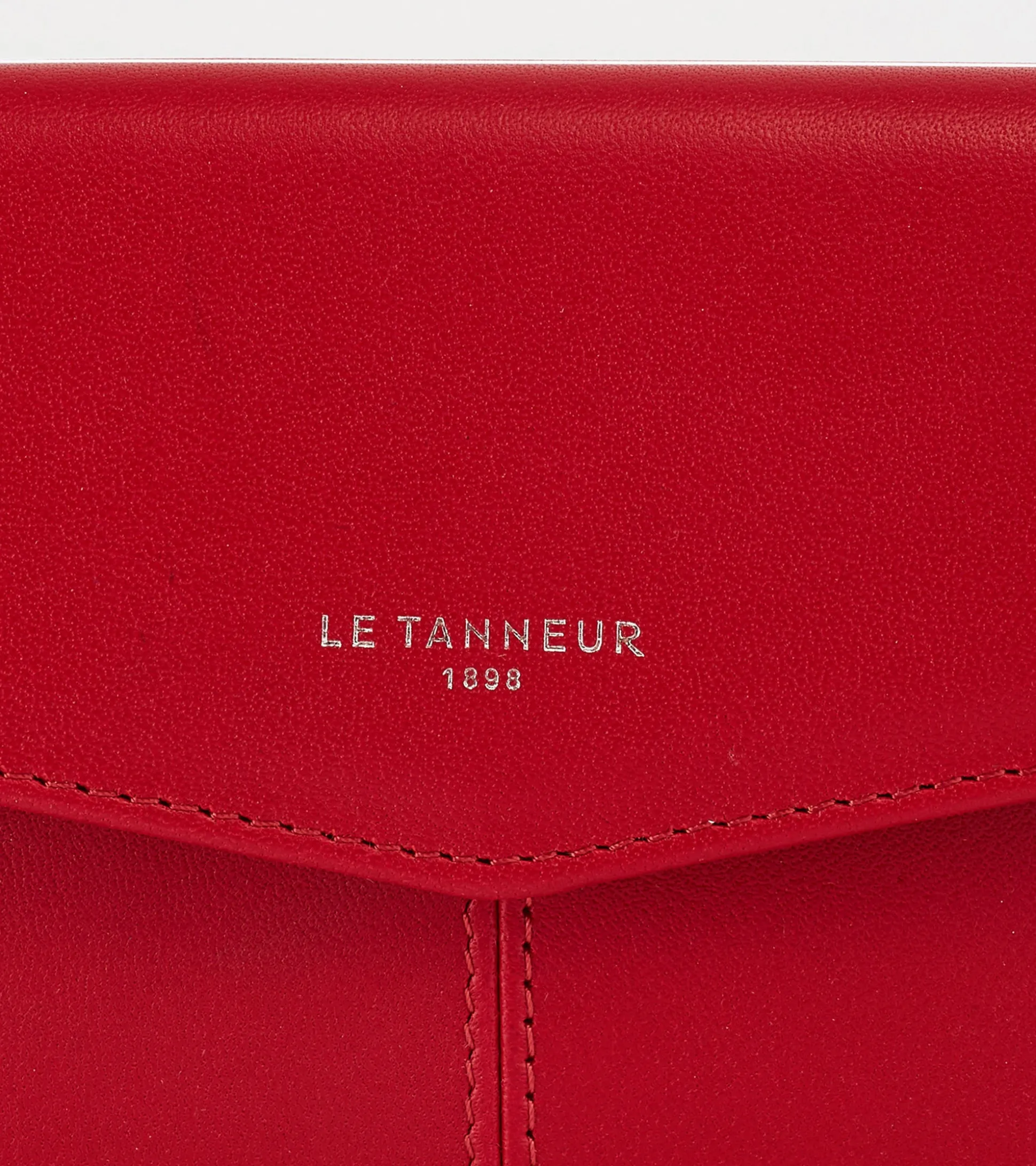 Pochette enveloppe moyen modèle Charlotte en cuir lisse - Garnet red