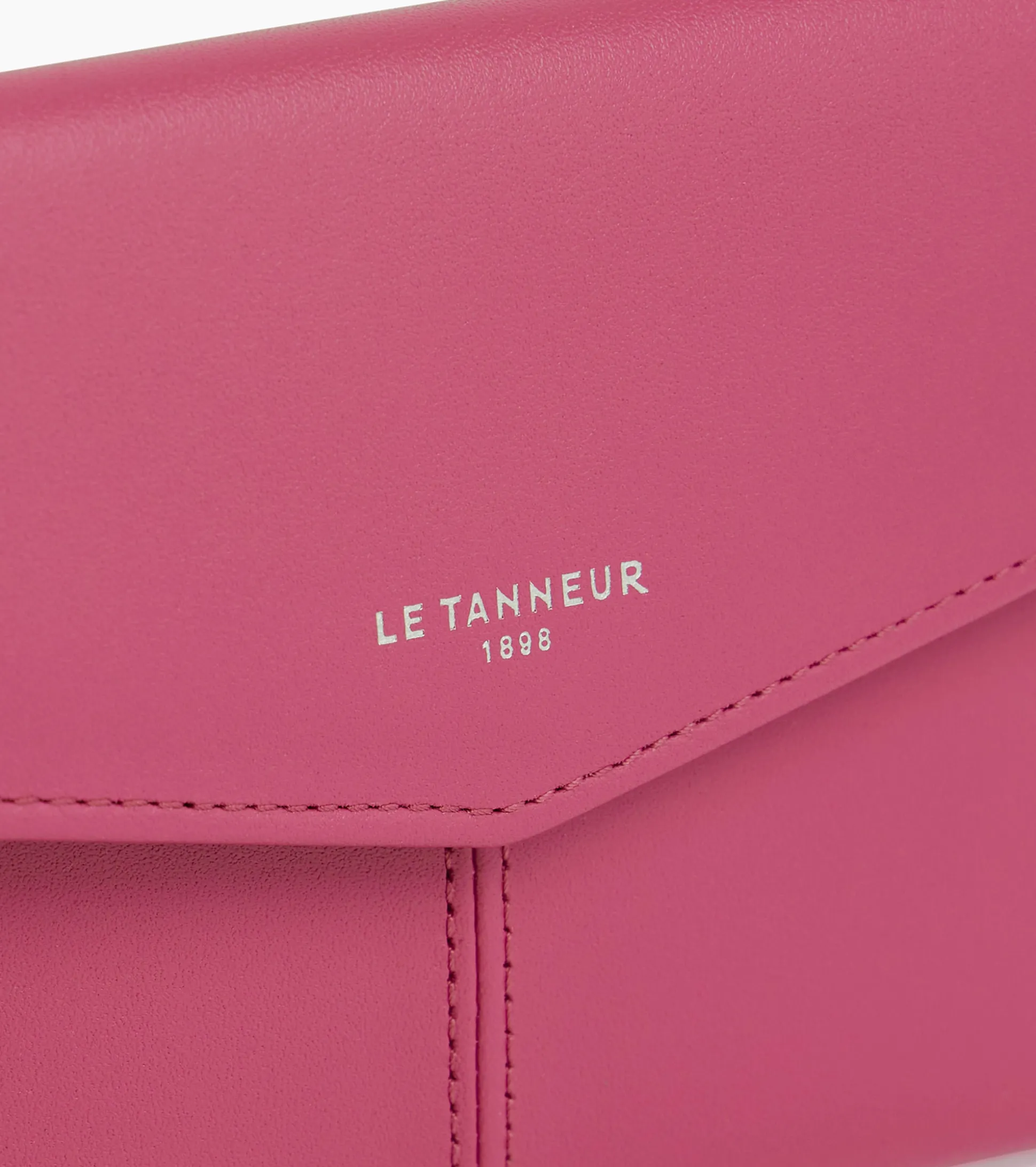 Pochette enveloppe moyen modèle Charlotte en cuir lisse - Pink Fuxia