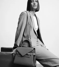 Sac à main double rabat moyen modèle Emilie en cuir signature T - Chalk White