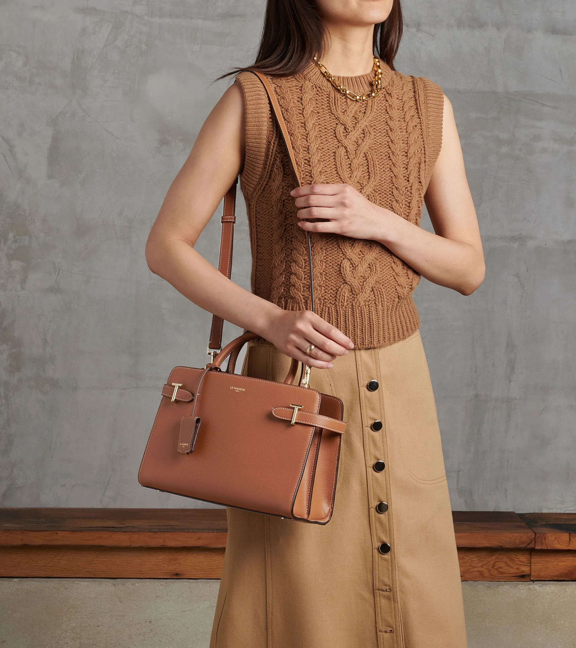 Sac à main moyen modèle Emilie en cuir grainé - Brown Tan