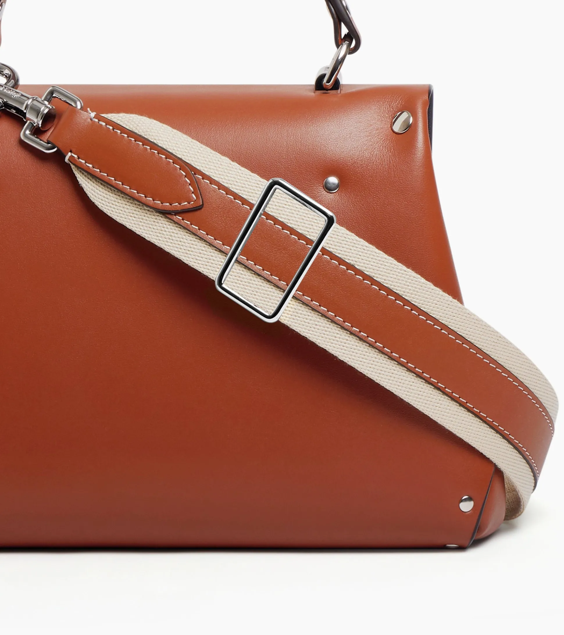 Sac à main moyen modèle Sans Couture en cuir lisse - Mahogany Brown