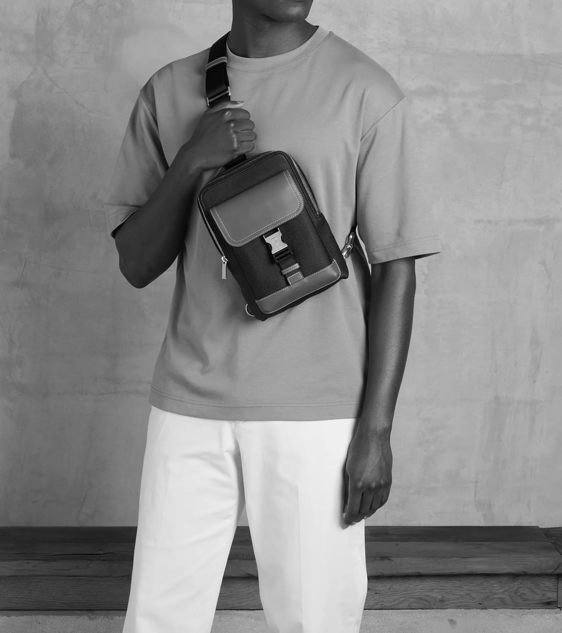 Sacoche sling Maurice en toile enduite - Black